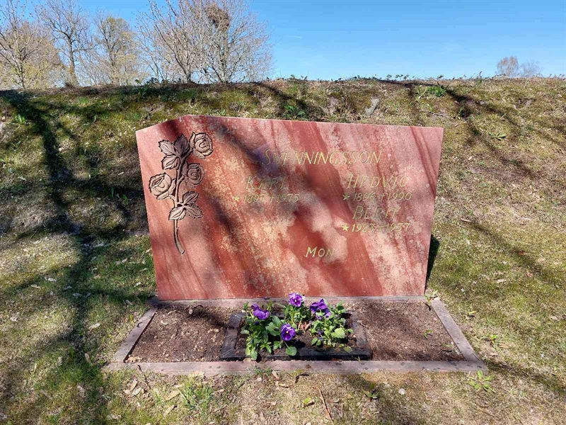 Grave number: HÖ 1    3, 4