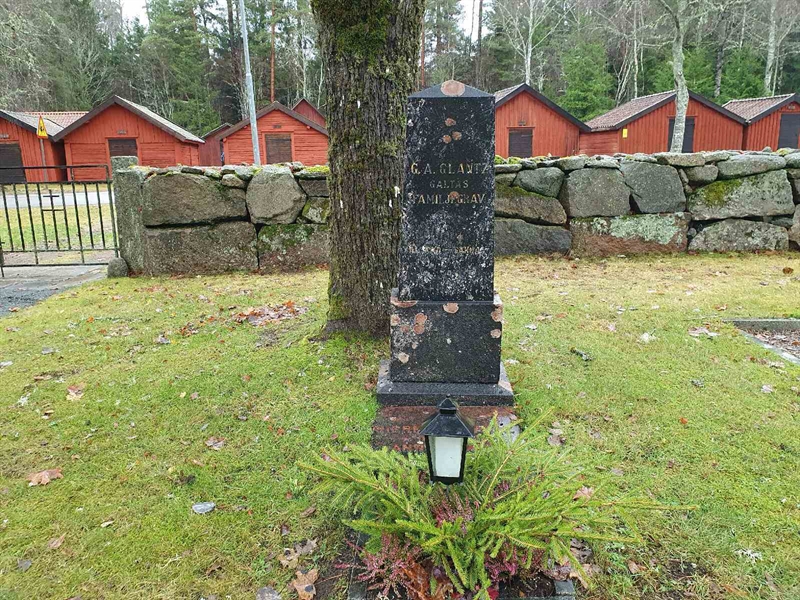 Grave number: Å N    42