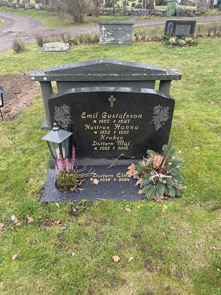Grave number: Lax mell Kv3 33+34+35