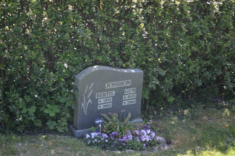 Grave number: G3 2   330, 331