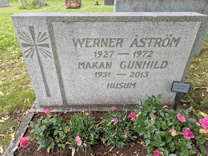 Grave number: GR PA   740-742