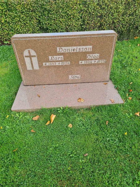 Grave number: K1 05   305, 306