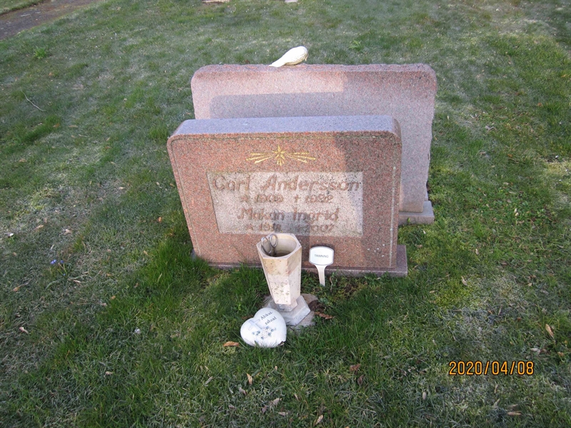 Grave number: 02 I   39