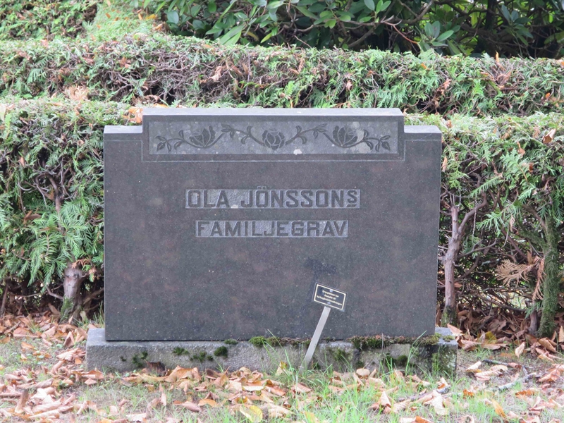 Grave number: HÖB 2    29