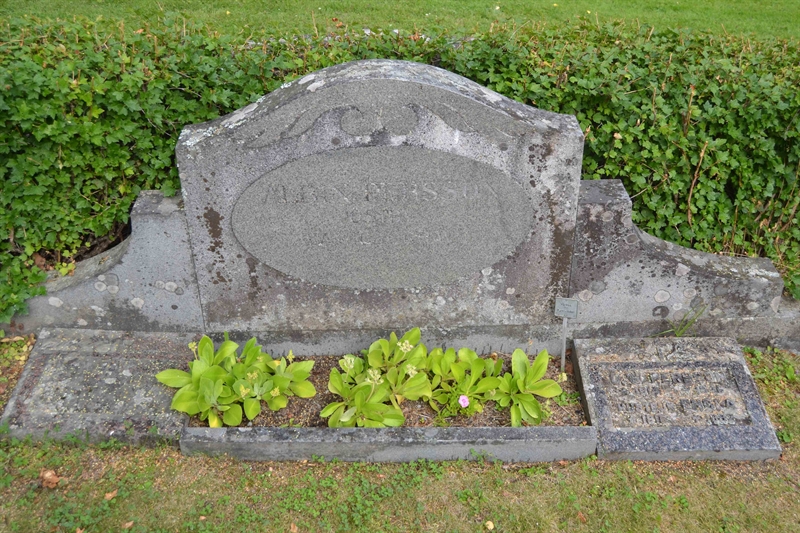 Grave number: 1 J   424