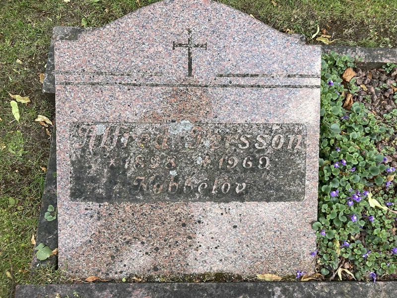Grave number: VÄ T2     9
