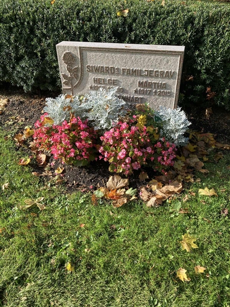 Grave number: 1 2 A 107