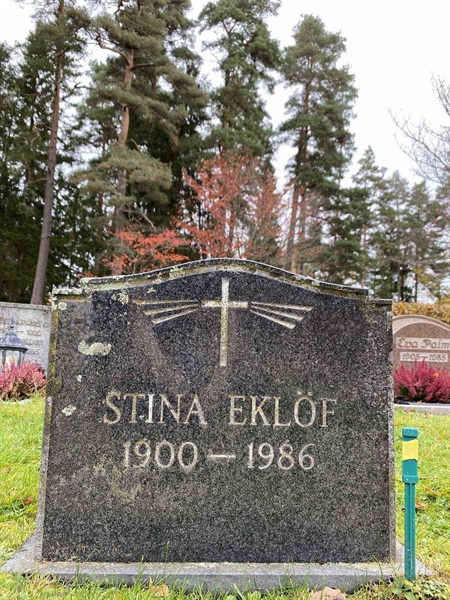 Grave number: 1 24    196