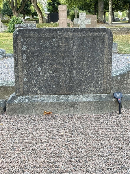 Grave number: 33 6   251