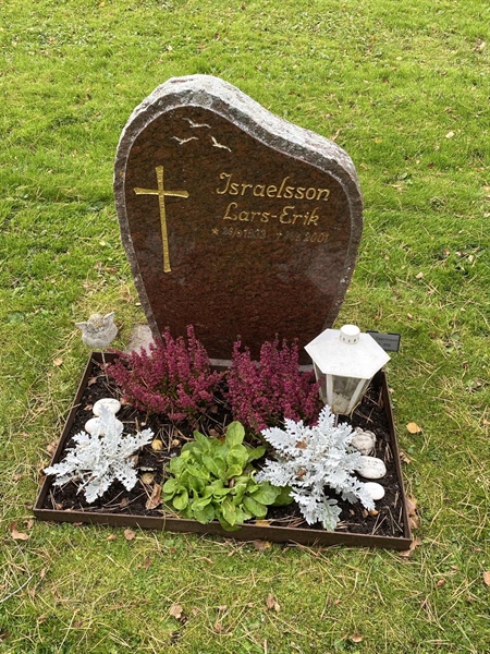 Hautatunnus: 2 C   815-816