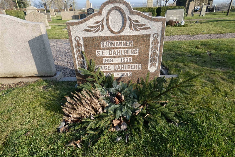 Grave number: EL 1   197