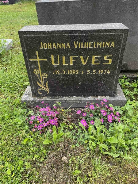 Hautatunnus: N 4 4   628a