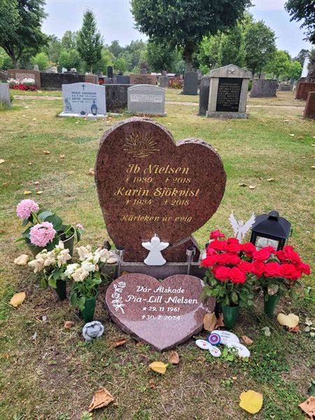 Grave number: 01 K   236, 237