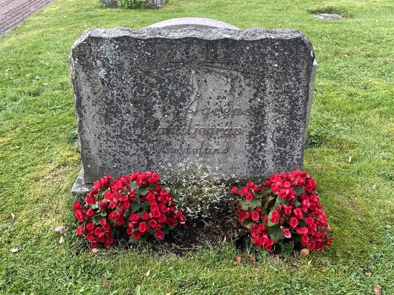 Grave number: 4 Me 04    62-64