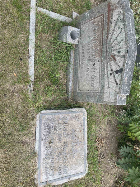 Grave number: 001 1   328