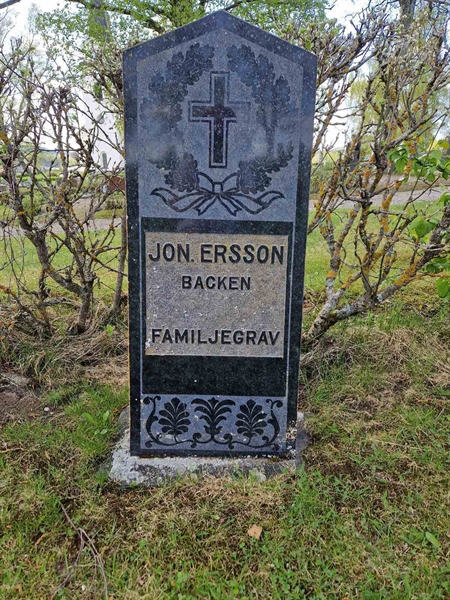 Grave number: 501 20 3912-3914
