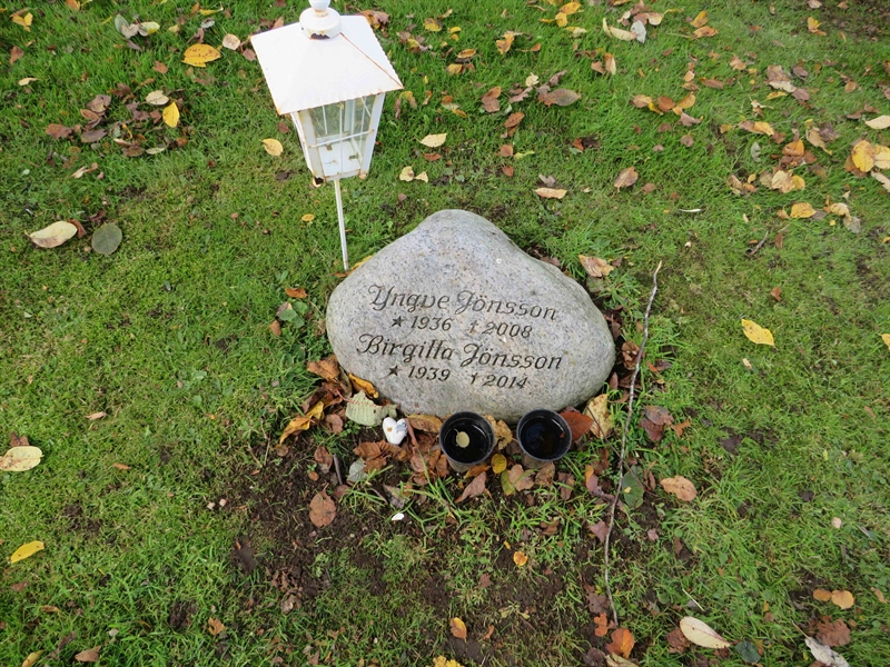 Grave number: 1 11   61