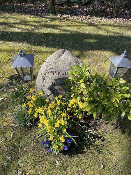 Grave number: Ä N J     5