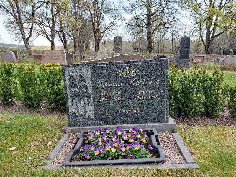 Grave number: HÖ 6    8, 9, 10
