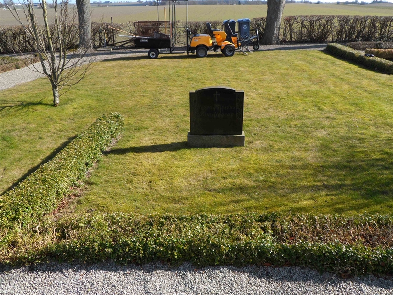 Grave number: VK II     4