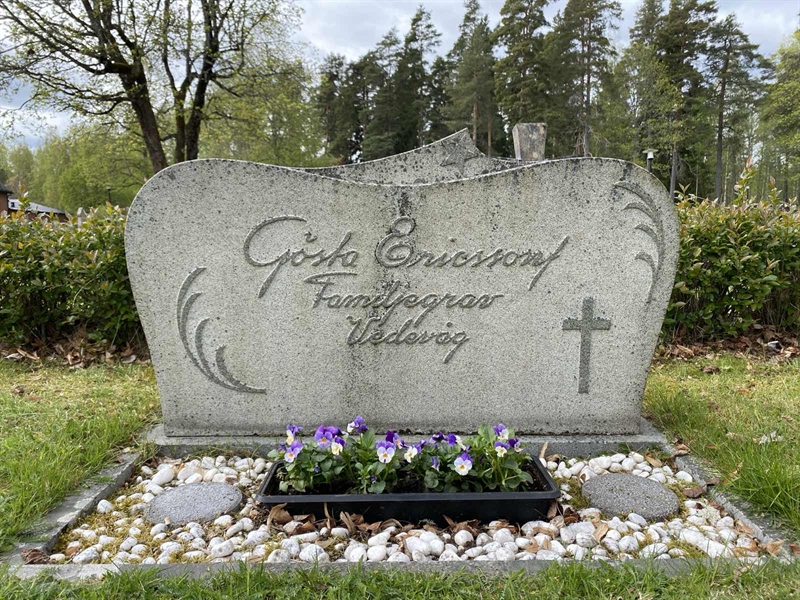 Grave number: 1 04 174, 175