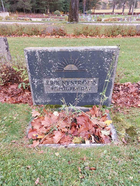 Grave number: 2 H   090B