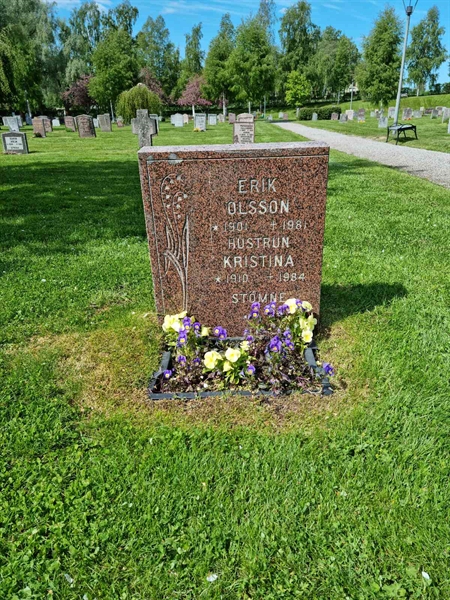 Grave number: D N 3   823-824