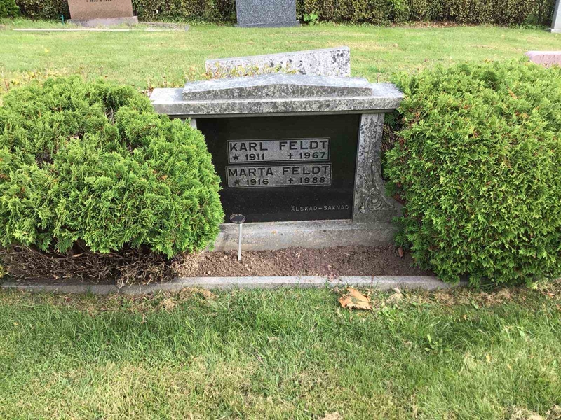 Grave number: 20 C    82-83
