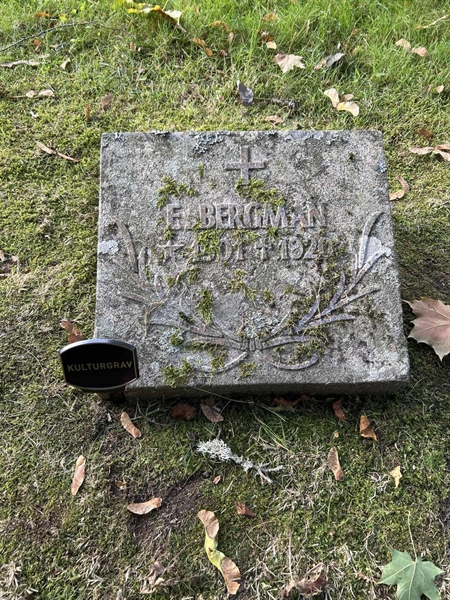Grave number: T A D   882