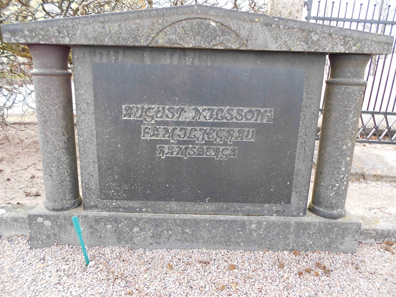 Grave number: NÅ G5     3, 4
