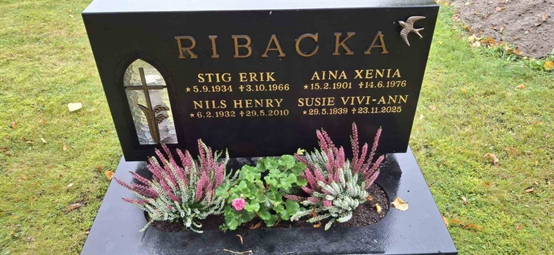 Grave number: 4 G2 01      2A,     2B