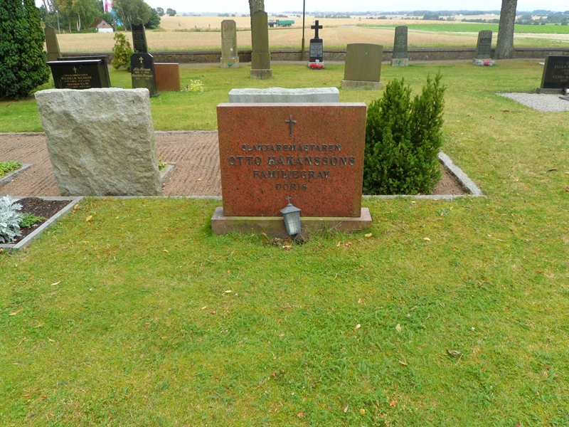 Grave number: SK B   105, 106, 107