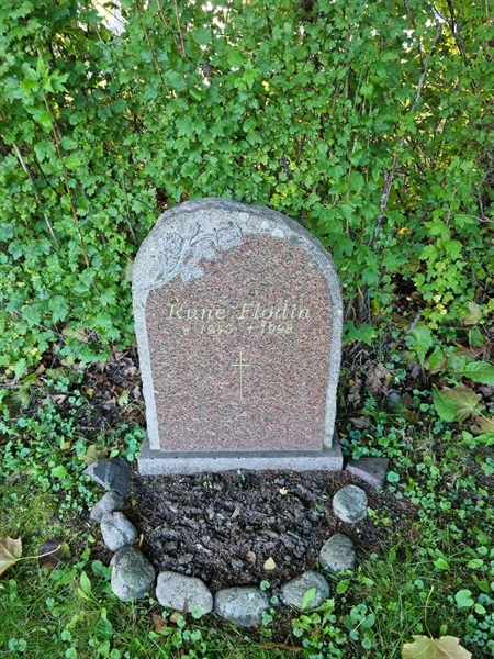 Grave number: 1 34 1086