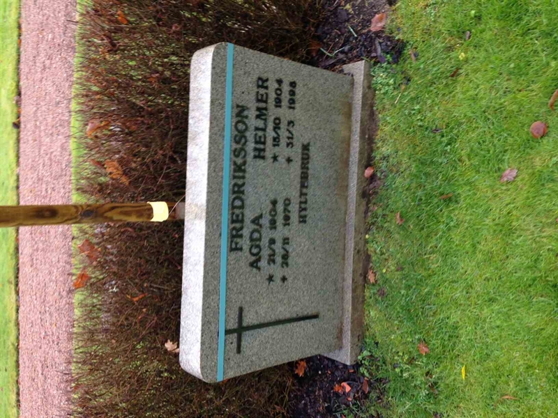 Grave number: 1 B   129, 130