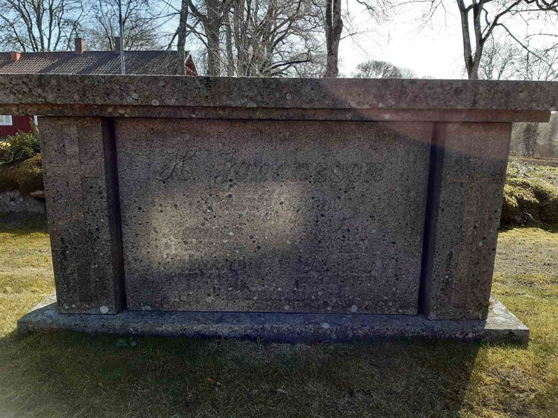 Grave number: HM 11    3, 4, 5