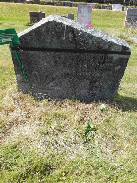 Grave number: KA 09    71