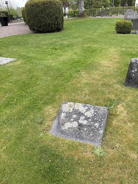 Grave number: SKF B   123