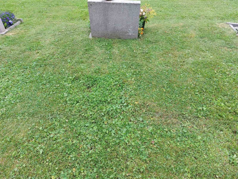 Grave number: FÖ 7    53