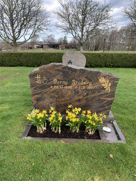 Grave number: SÖ L    68, 69