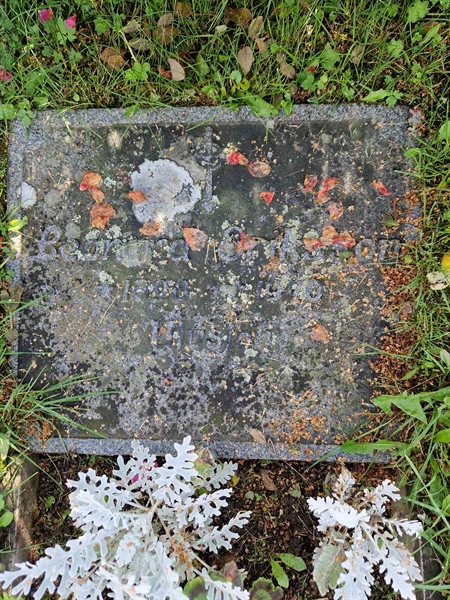 Grave number: 1 17    90C