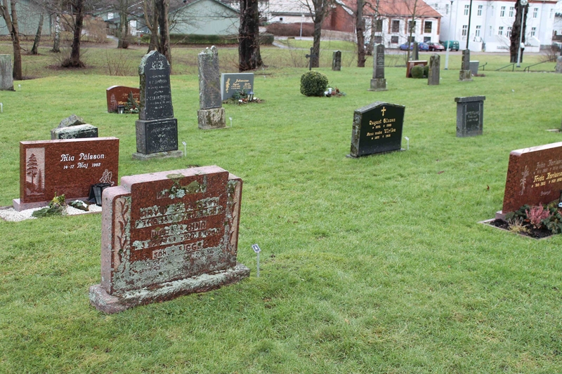 Grave number: ÖKK 2    83, 84, 85