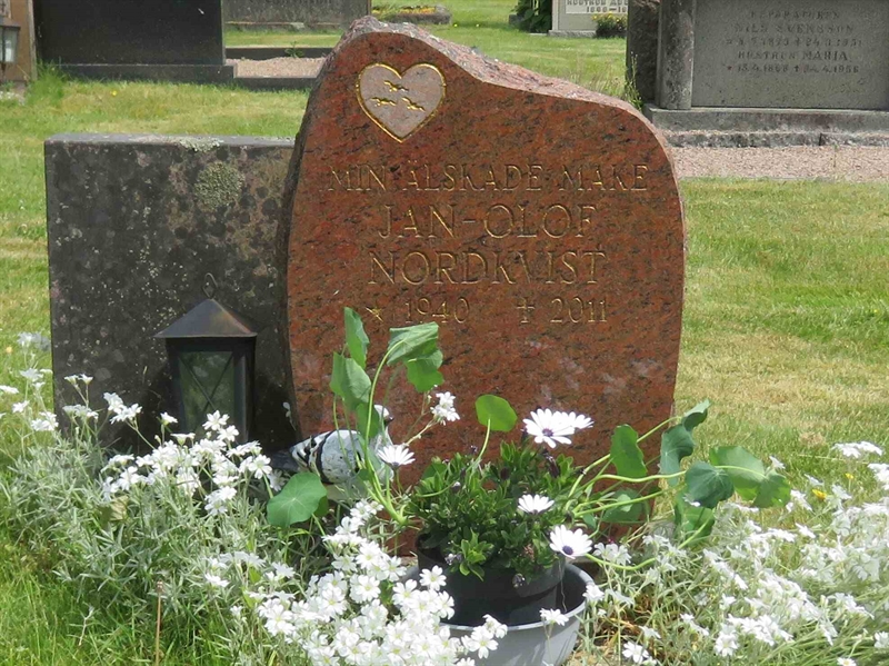 Grave number: 01 L    66