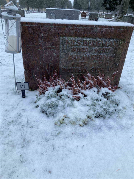 Grave number: 1 NL    13