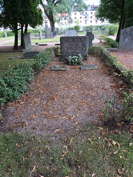 Grave number: SÖ 06   223