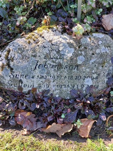 Hautatunnus: 1 L   076