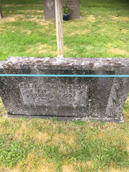 Grave number: 2 F   328