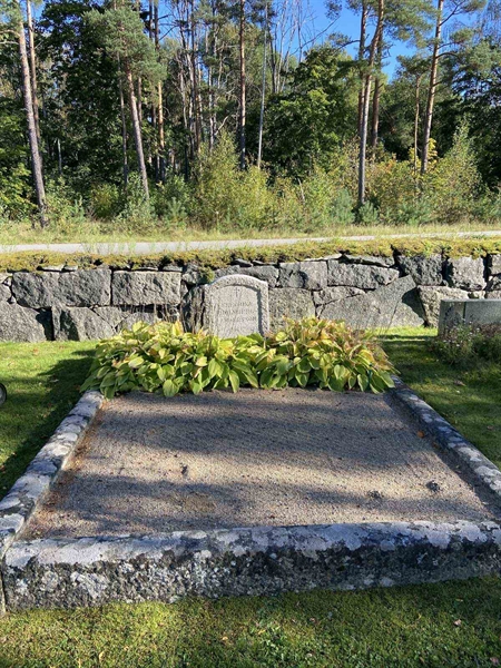 Grave number: 1 06      5, 6