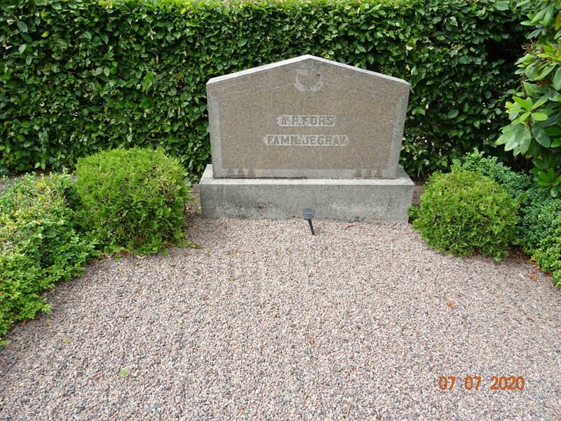 Grave number: NK 3 FF    14, 15