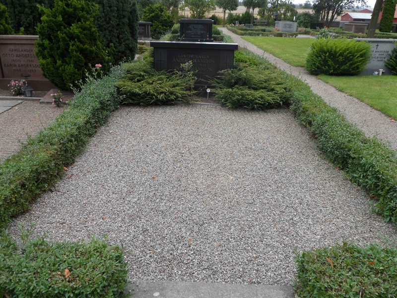 Grave number: SK H    45, 46, 47, 48