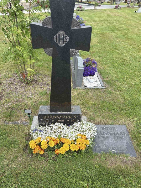 Grave number: 003 A    70